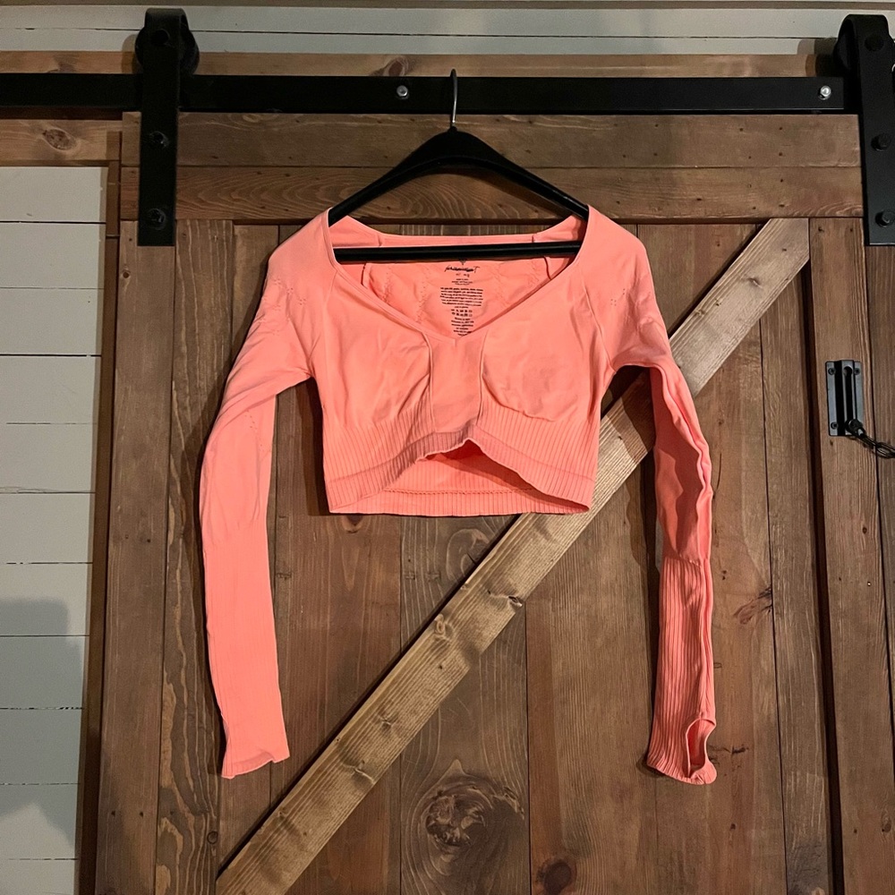 FP Movement by Free People Peach Long Sleeve Cropped Seamless Top NWOT - Picture 4 of 10